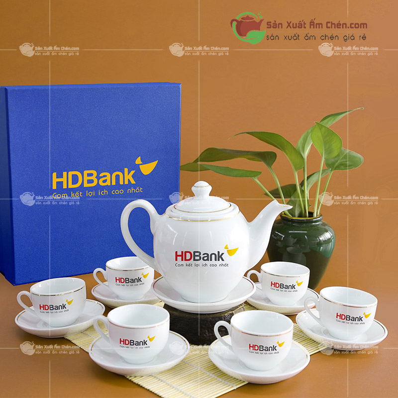 Bộ trà in logo HDBank - Ấm chén Bát Tràng in logo